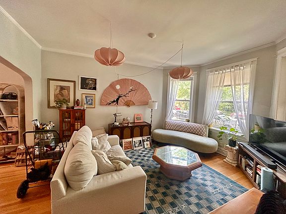 2nd image of 4423 N Damen Ave #1