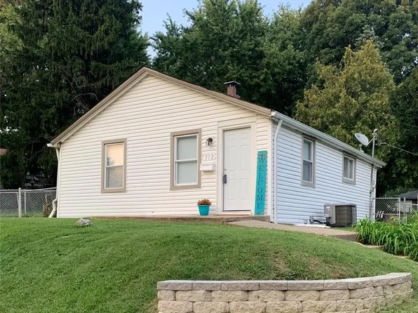 312 Superior Dr, Saint Louis, MO 63135