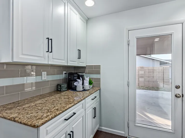 1645 E Manhatton Dr — Photo 21