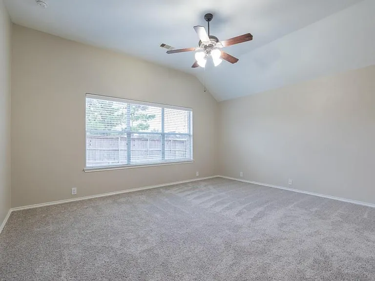 5402 Hickory Harvest Dr — Photo 9
