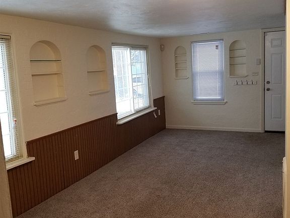 3rd image of 910 W Broadway St