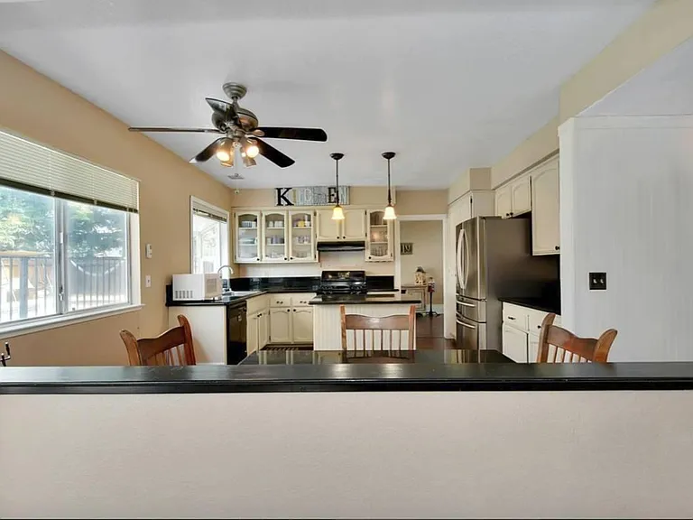 Ryland Ct — Photo 22