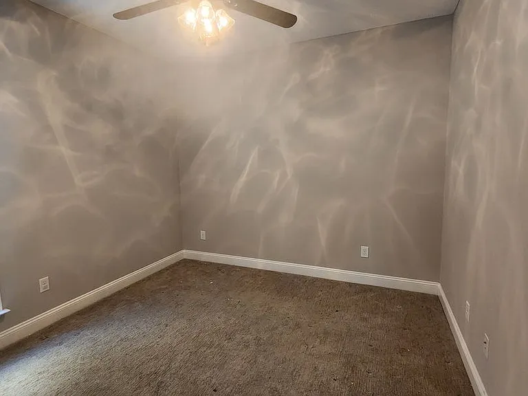 3925 Glen Laurel Dr S — Photo 9