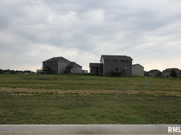 7100 N Water Oak Dr, Edwards, IL 61528