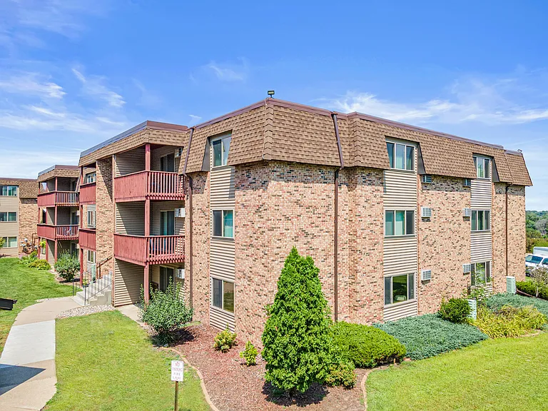 Plymouth Pointe — Photo 23