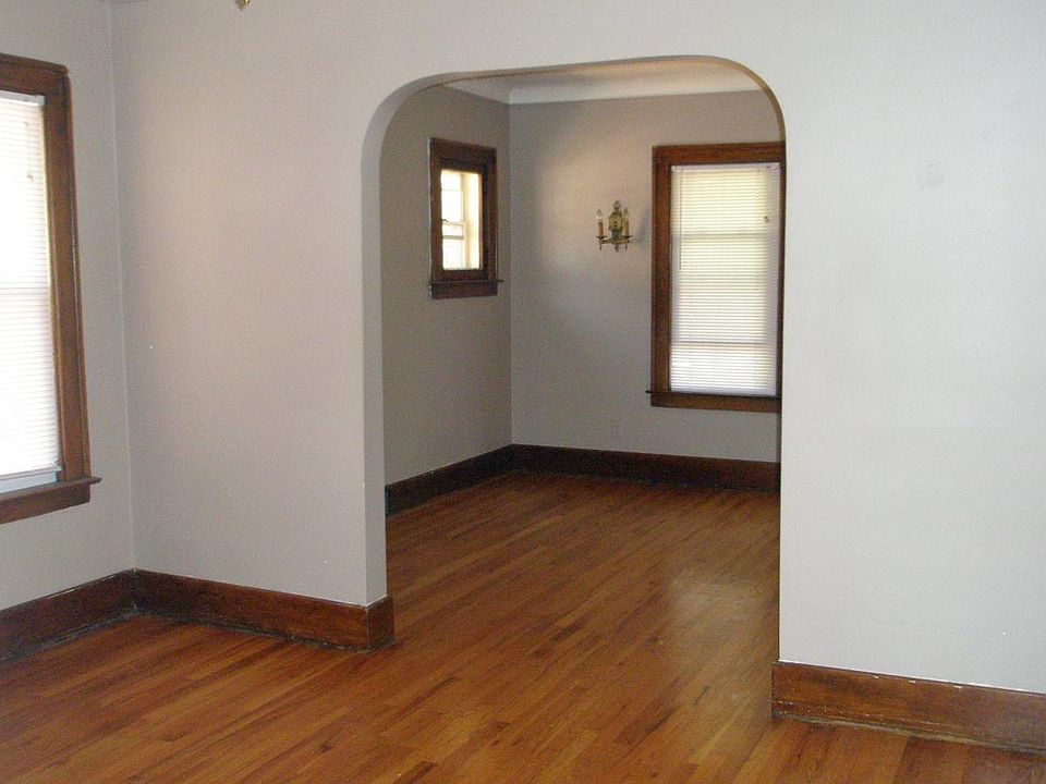 2nd image of 311 W Webster St #1
