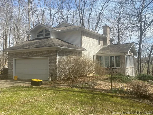 8210 Seneca Drive NE, Georgetown, IN 47122