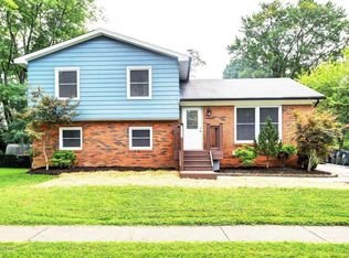 9517 Garden Dr, Jeffersontown, KY 40299
