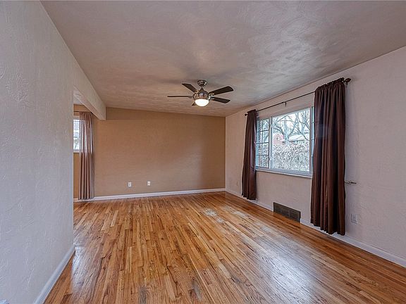 2nd image of 4798 Oakridge Dr