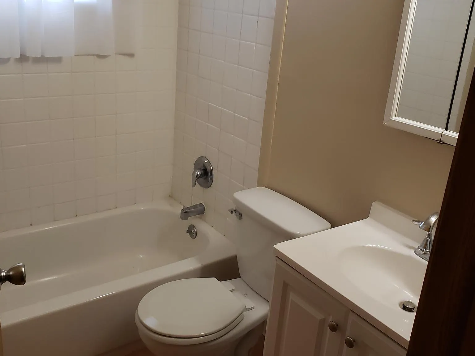 2 bed, 750 sqft, $1,250 — Photo 3