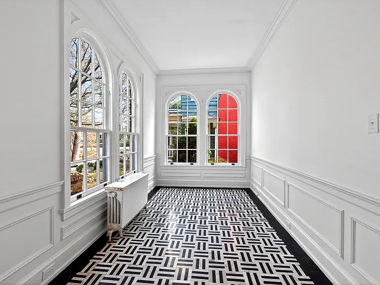 1313 College Pl — Photo 3