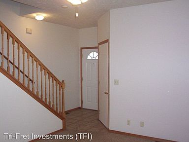 266 E Erie St Apt A Springfield Mo 65807 Zillow