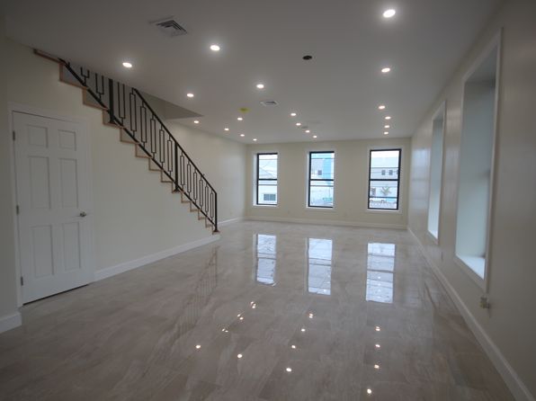 70 Van Dyke St FLOOR 1