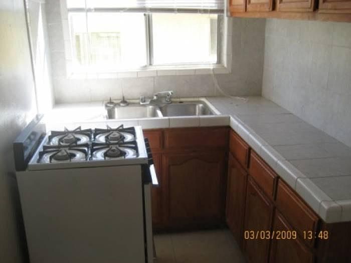 2nd image of 904 S Catalina St APT 22
