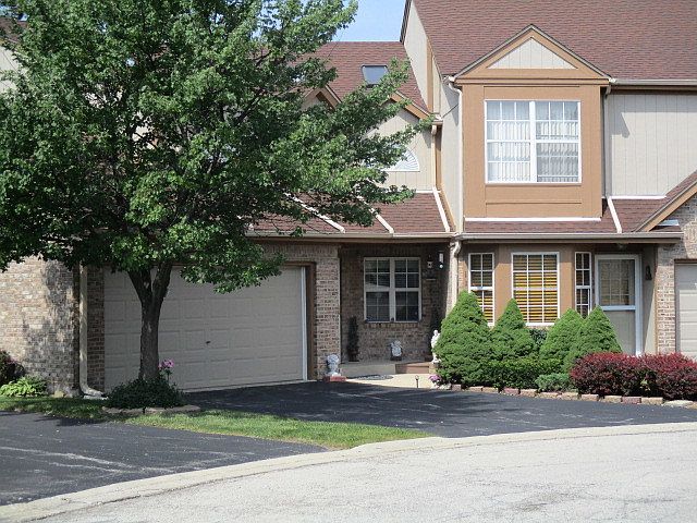 1st image of 132 Louise Ct