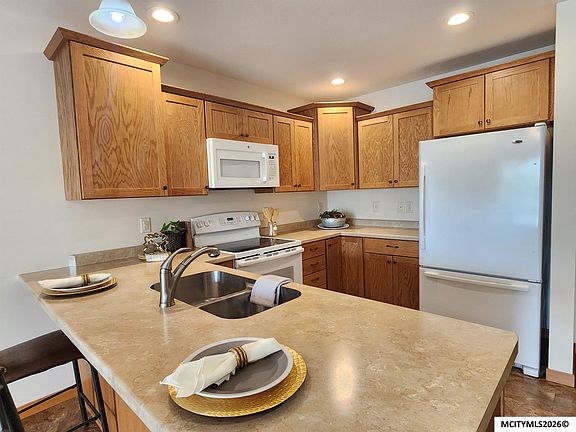 3rd image of 809 7th Ave N APT 301
