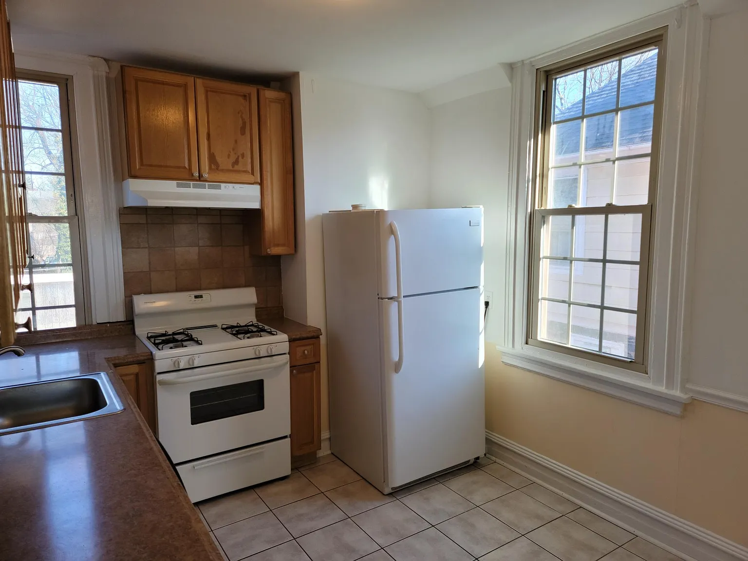 2 bed, 720 sqft, $1,900 — Photo 3