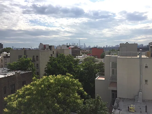 Rented by P Management | media 37