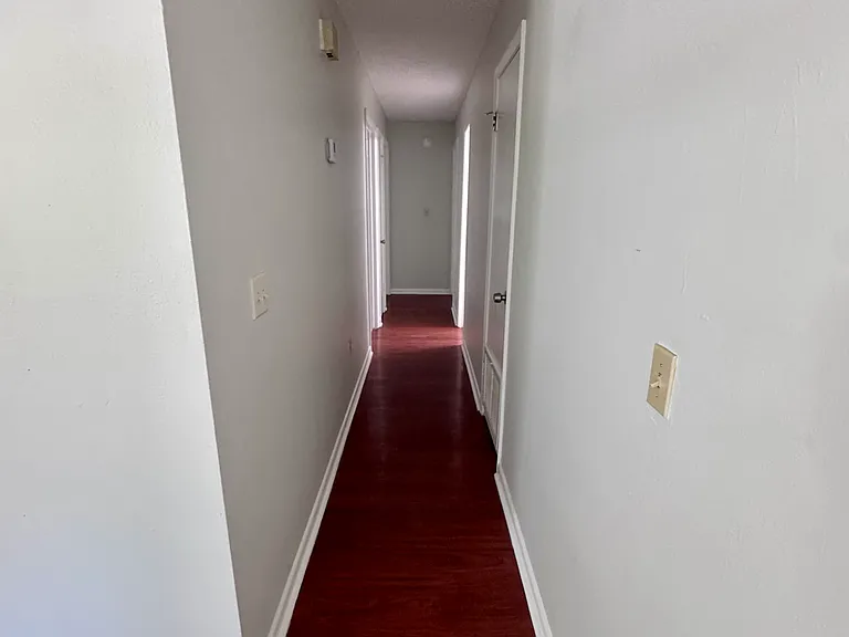 207 NE 3rd Ter — Photo 18
