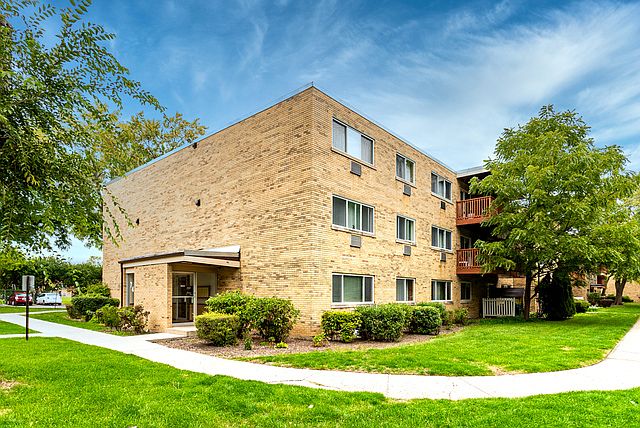 1st image of 748 Dempster St #102