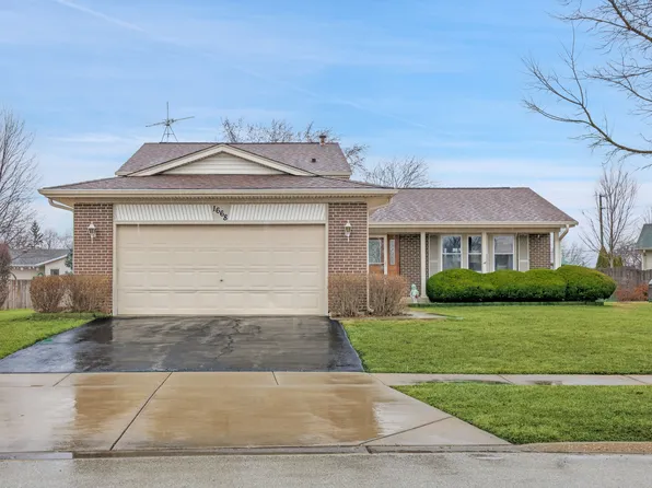 1668 Carolina Dr, Elk Grove Village, IL 60007