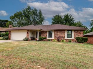 814 E Deerfield St, Springfield, MO 65807
