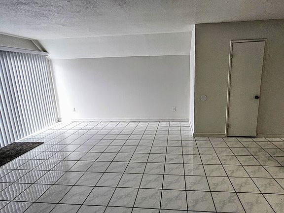 5th image of 1094 S Mountain Ave