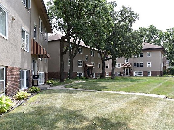 4th image of 605 1st Ave S APT 4