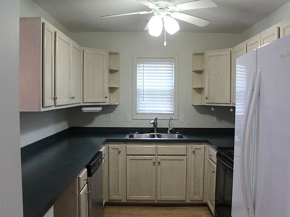 4th image of 2900 Myrtle St Unit 13