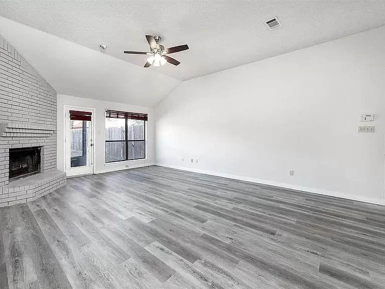 1509 Evergreen Dr — Photo 5