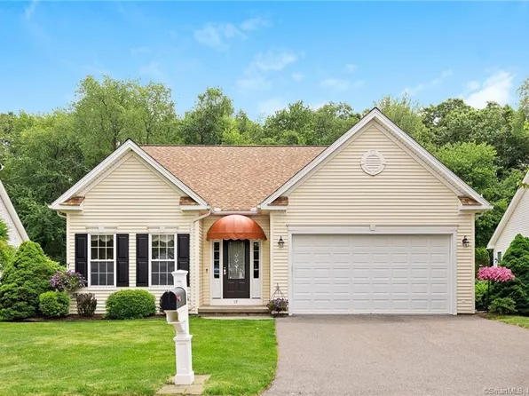 19 Grand Boulevard #19, Ellington, CT 06029