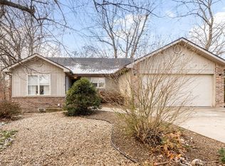2 Charing Ln, Bella Vista, AR 72714
