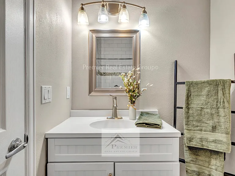 806 London Green Way — Photo 21
