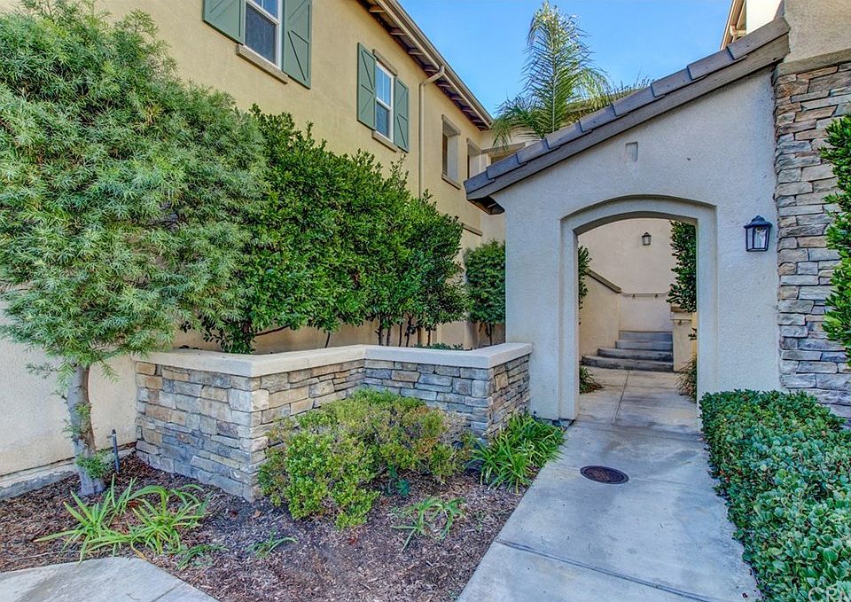 2nd image of 26466 Arboretum Way