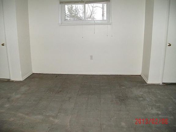 5th image of 456 W Howard St