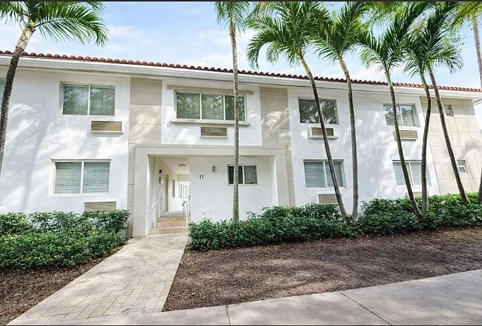 1 bed, 1.0 bath, 568 sqft, $2,126 — Photo 2