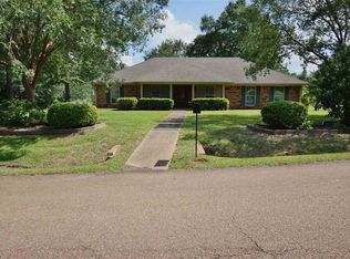 201 Arlington Dr, Pearl, MS 39208