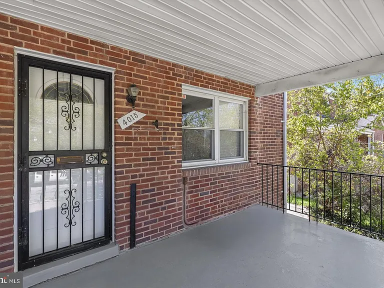 4015 Duvall Ave — Photo 1