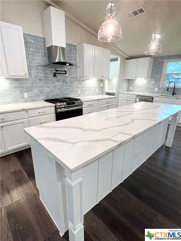 Super White Quartzite Kitchen Countertops Project in Allen, TX – Granite  Republic