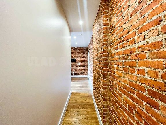 5th image of 941 Washington Ave #498