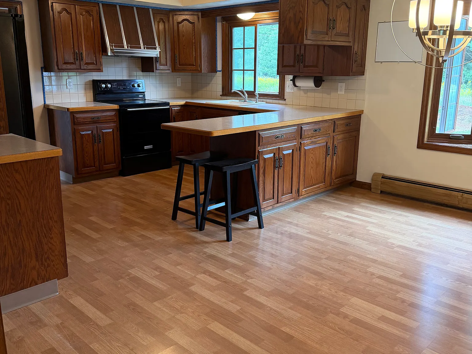 3 bed, 1.5 bath, 1472 sqft, $3,200 — Photo 4