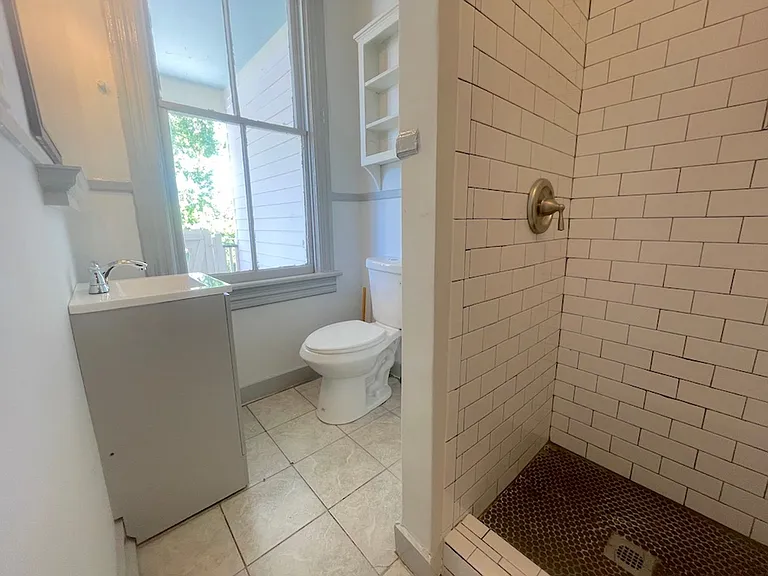 406 E Duffy St — Photo 9