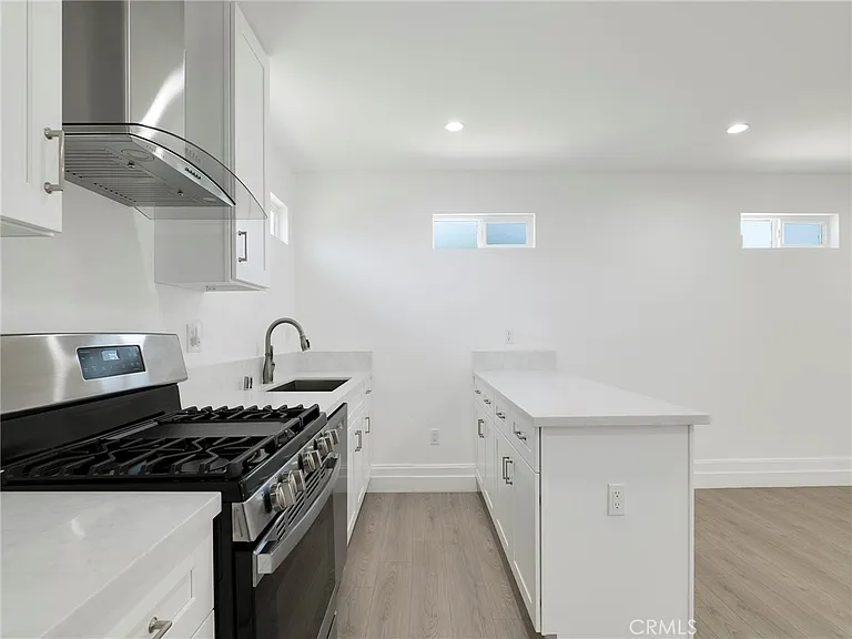 10018 N Aqueduct Ave — Photo 9