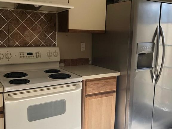 3rd image of 14 Silver Falls Cir