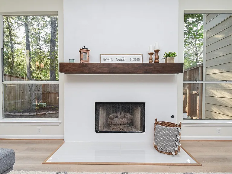 134 N Magnolia Pond Pl — Photo 2