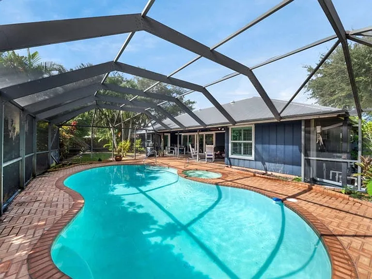 52 Birch Pl — Photo 1