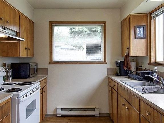 4th image of 110 E Park Ave #110