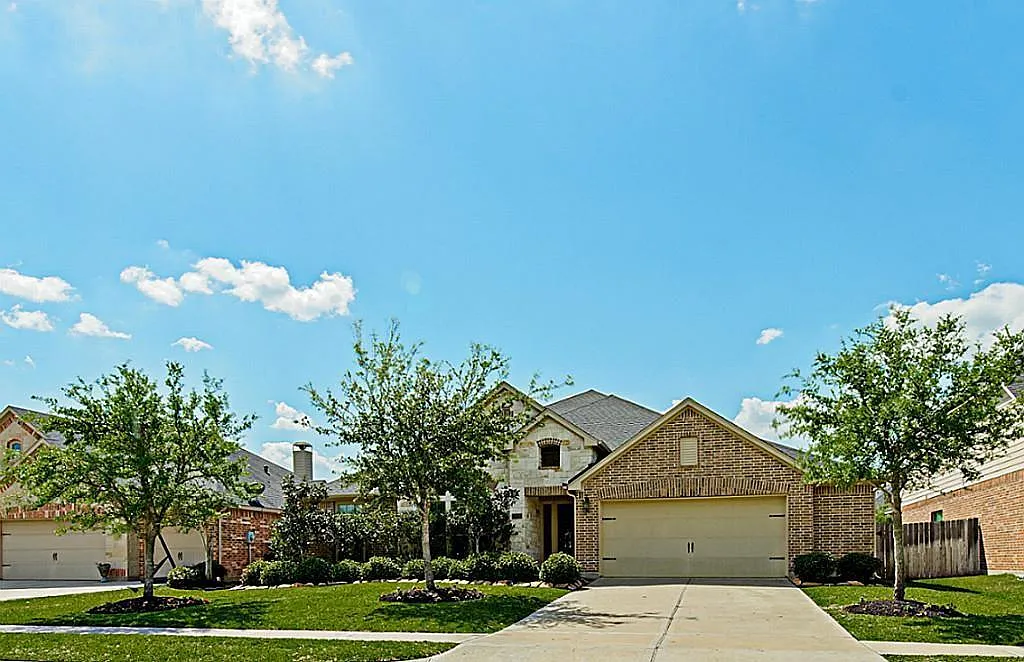 4 bed, 3.0 bath, 2968 sqft, $3,100 — Photo 1