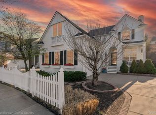 124 Champlain Blvd, Howell, MI 48843