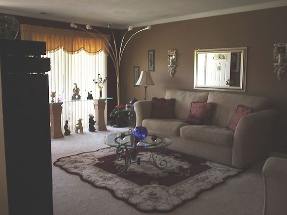 LIVING ROOM 3
